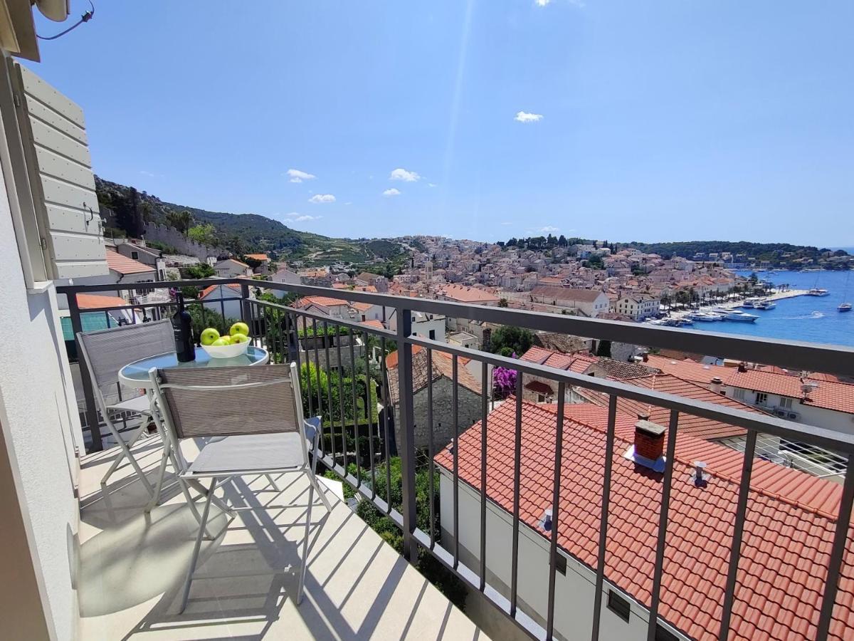 Brand New Apt W Balcony & Perfect Seaview At Center Hvar Town Exterior photo
