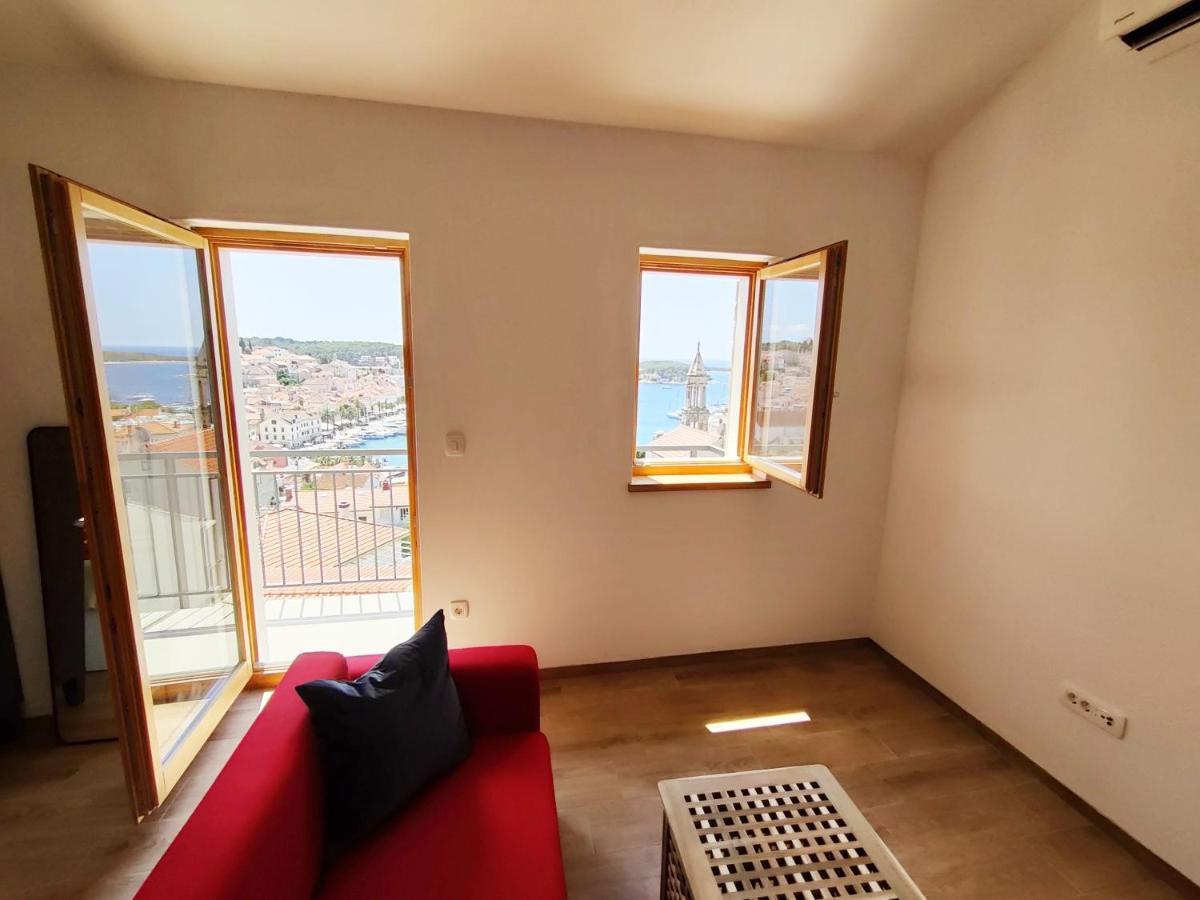 Brand New Apt W Balcony & Perfect Seaview At Center Hvar Town Exterior photo