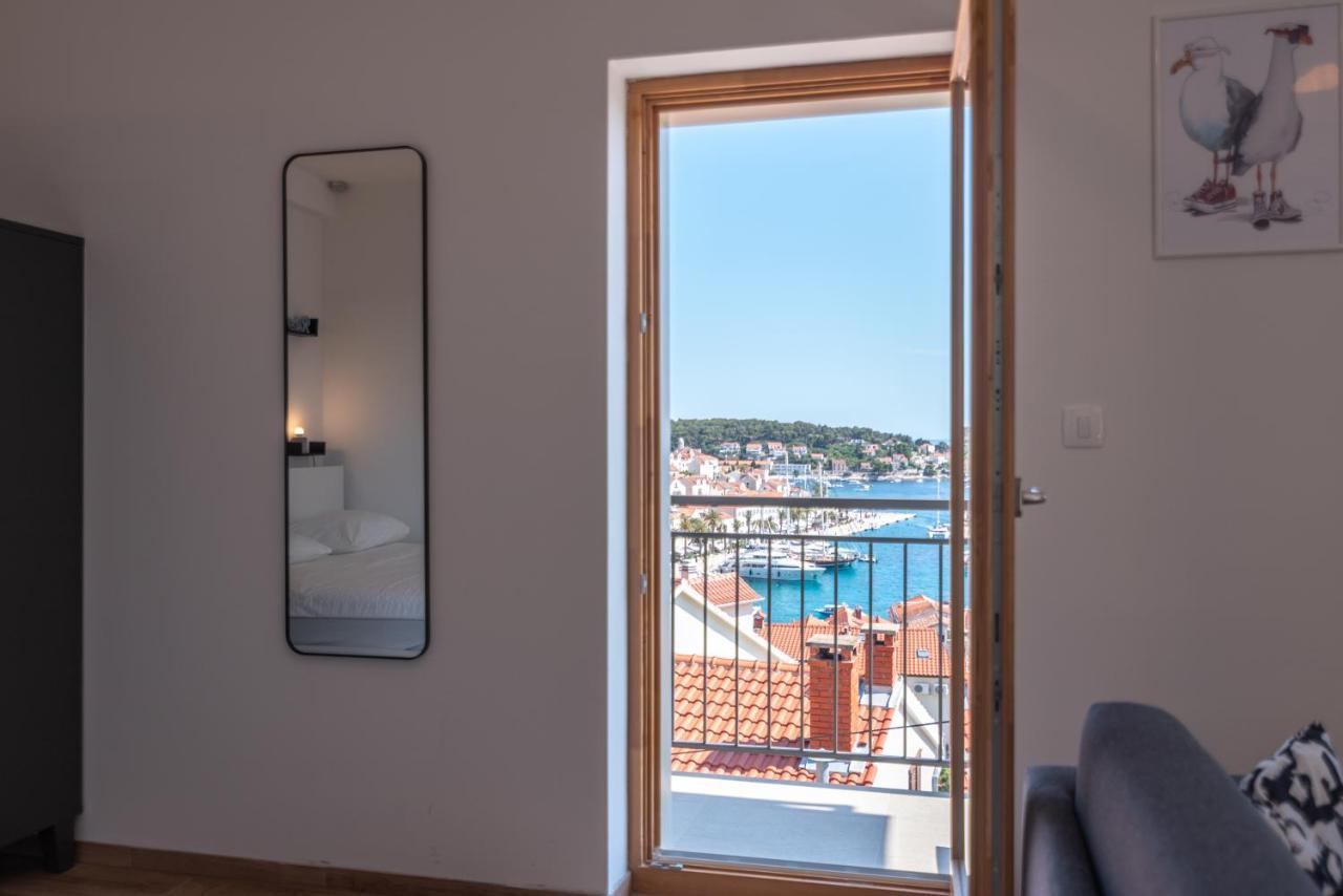 Brand New Apt W Balcony & Perfect Seaview At Center Hvar Town Exterior photo