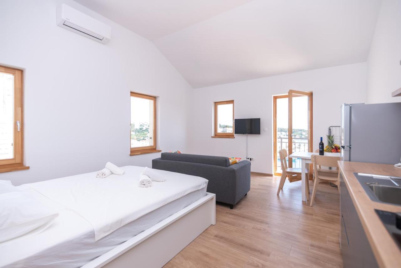 Brand New Apt W Balcony & Perfect Seaview At Center Hvar Town Exterior photo